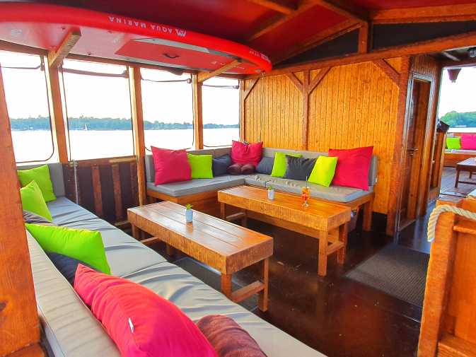 Cozy lounge on the T-Bone raft
