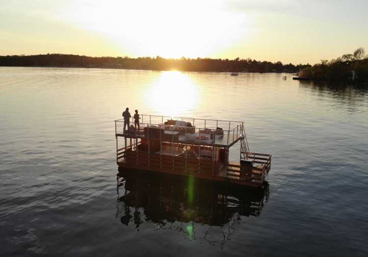 Romantische Bootstour auf der Beluga bei Sonnenuntergang in Berlin