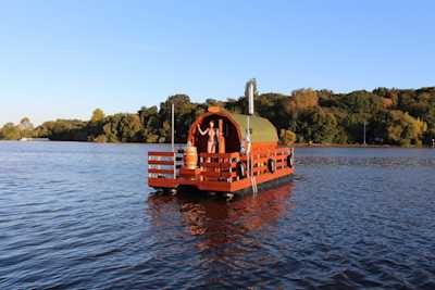 Rent a sauna raft on Werbellinsee | Berlin boat rental