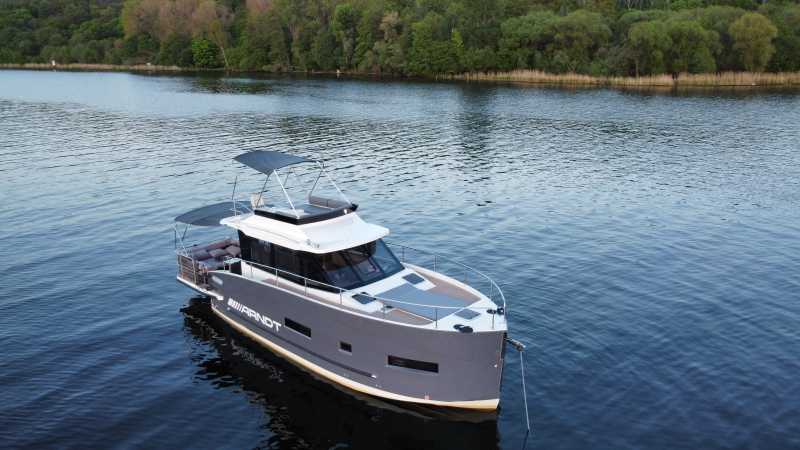 Hausboot Arndt bietet Urlaubsentspannung mit höchstem Komfort