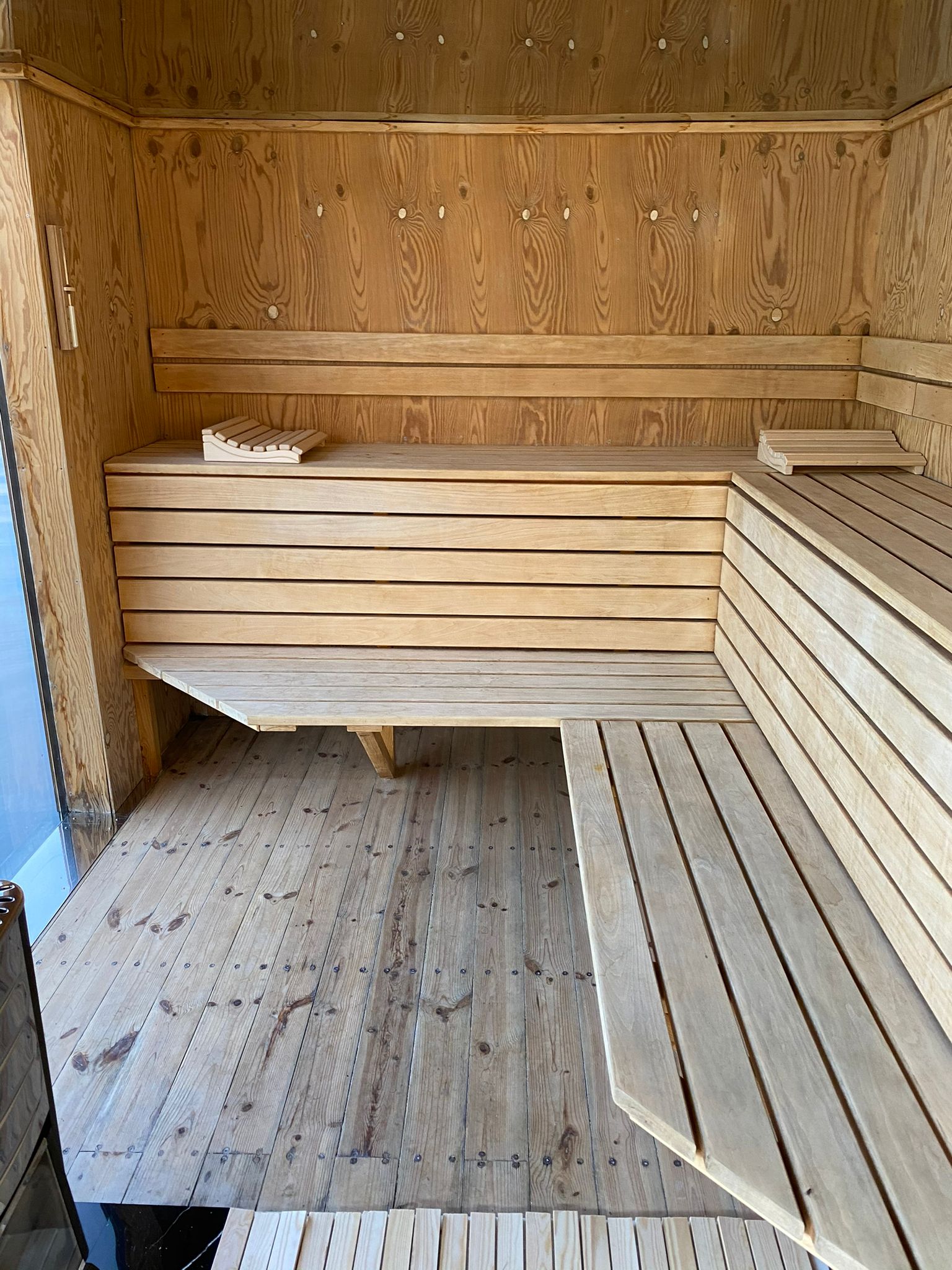 Sauna Boat on the Spree | Berlin Boat Rental
