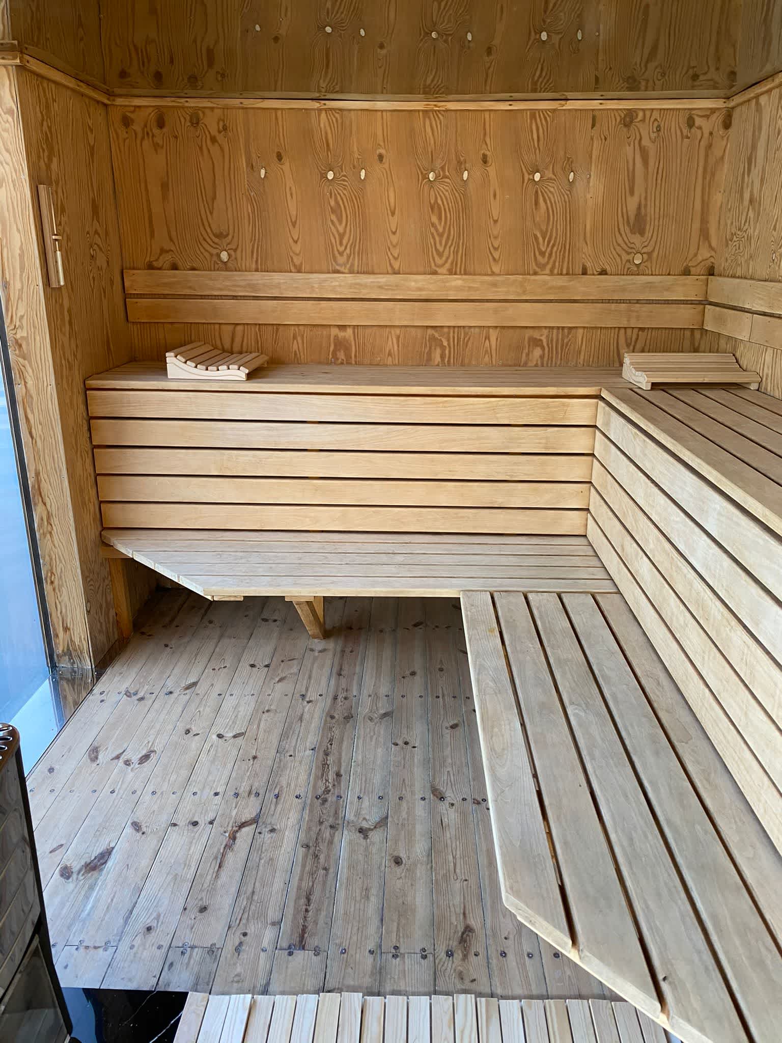 Sauna Boat on the Spree | Berlin Boat Rental