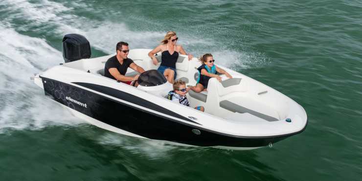 Family outing with the Element boat