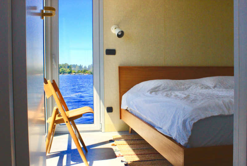 Schlafzimmer auf dem SQUARE Hausboot in Berlin