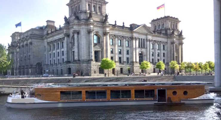 The seminar ship on a boat tour through the government district