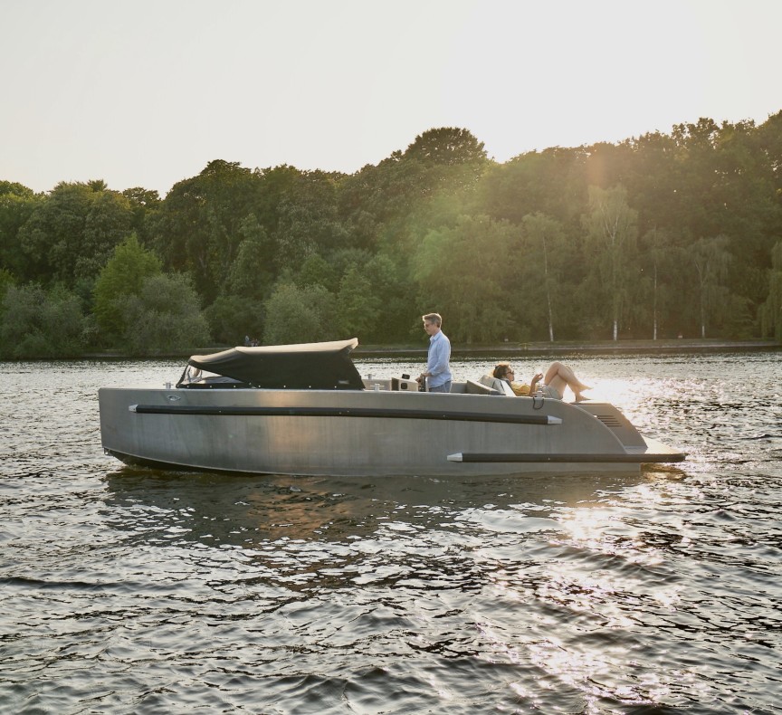 rent a boat in Rummelsburg Bay