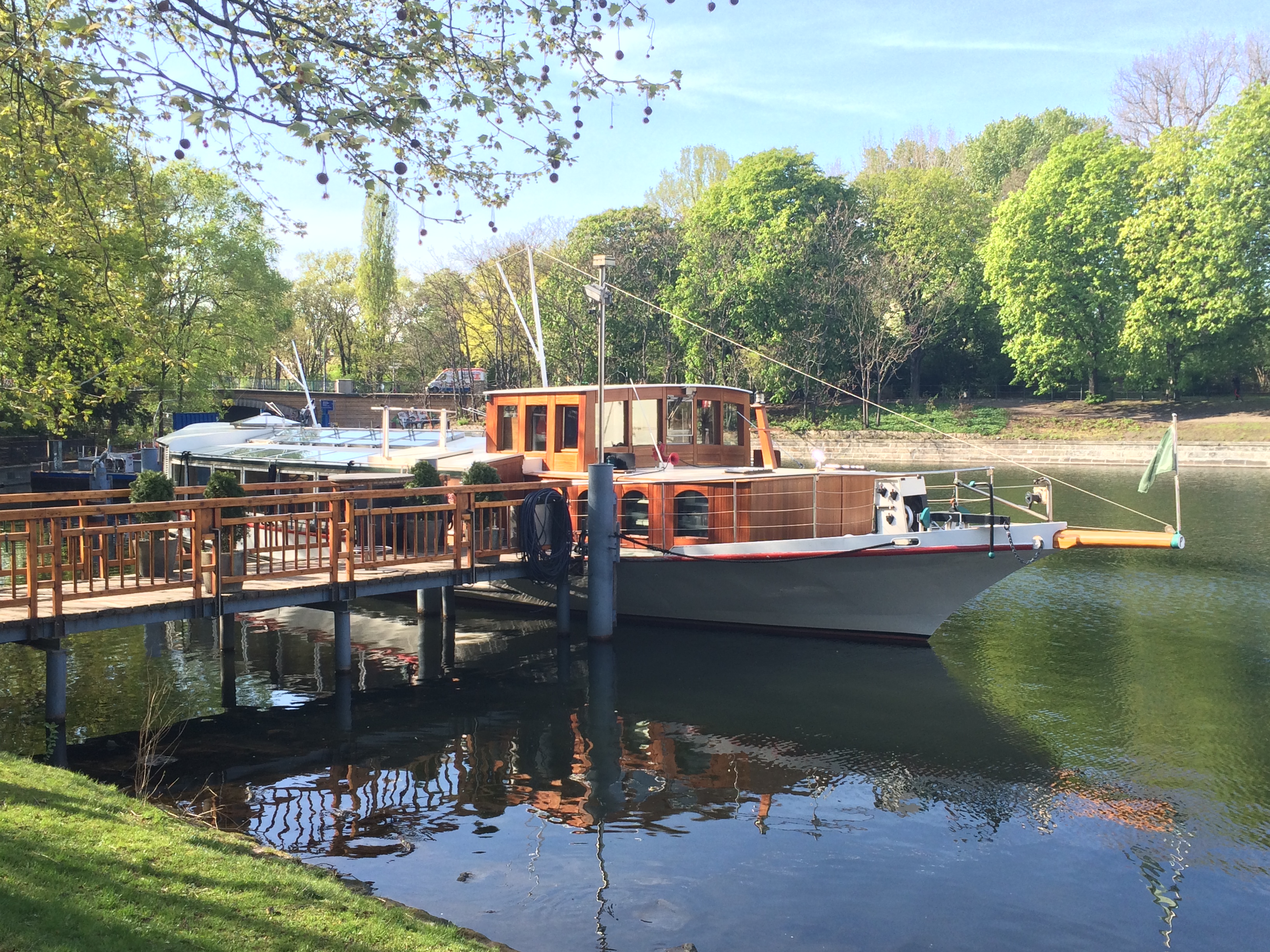 Ship Philippa for company events and weddings in Berlin