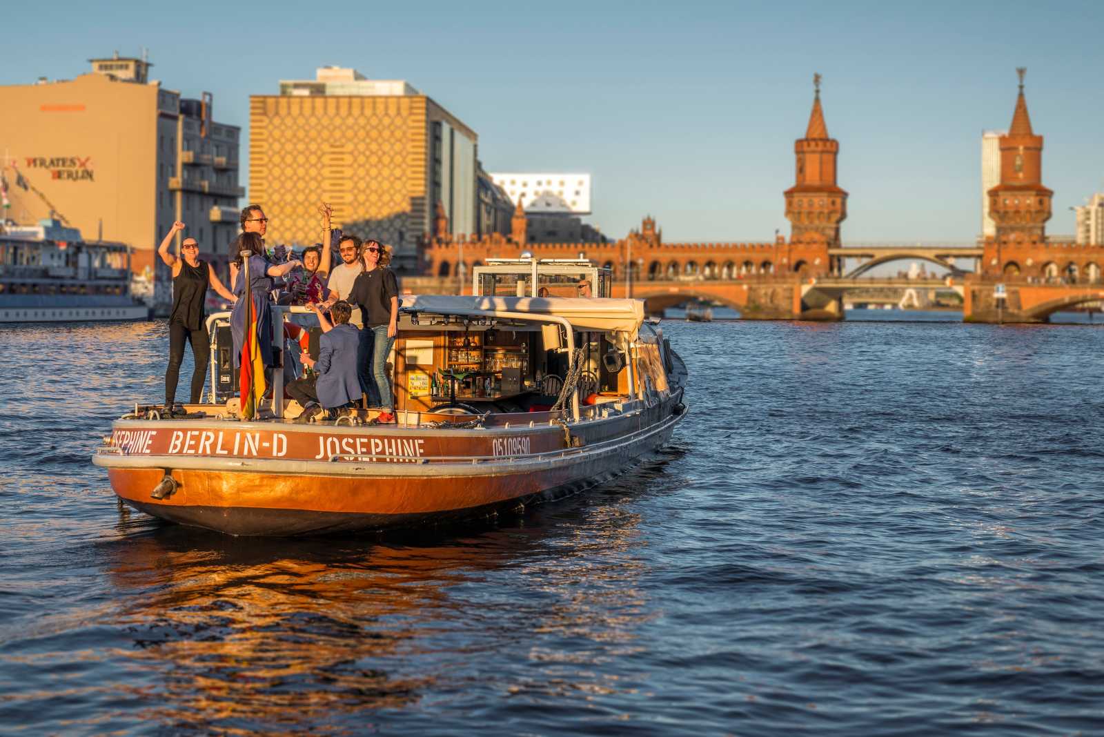 berlin boat tours english