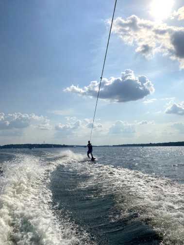 Water skiing and wakeboarding on the Havel