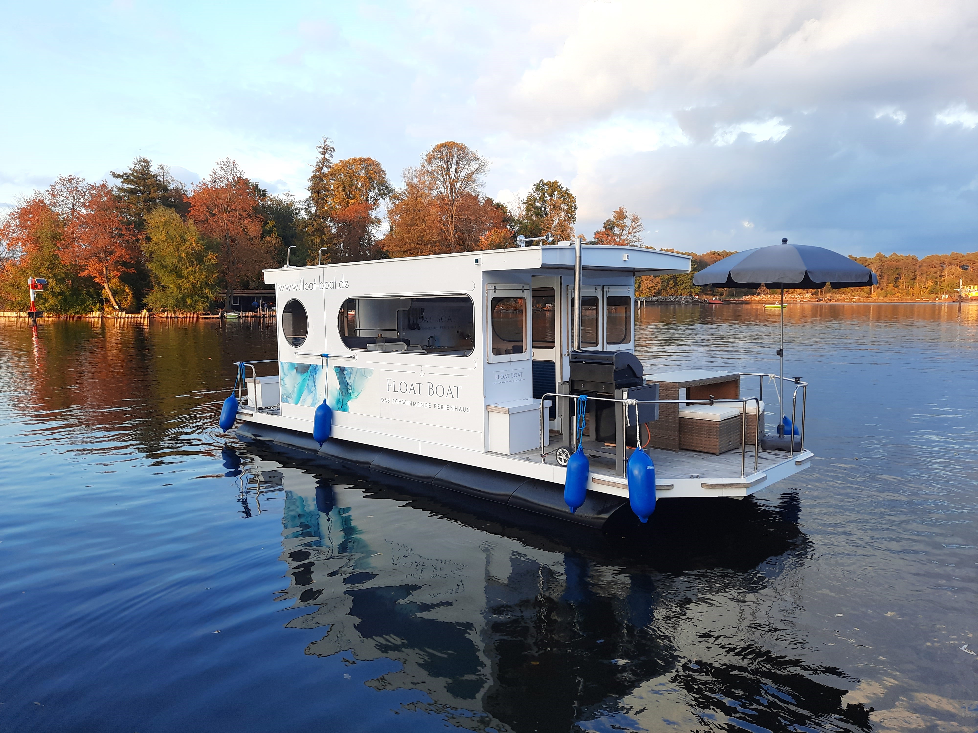 Rent a License Free Houseboat in Schmöckwitz