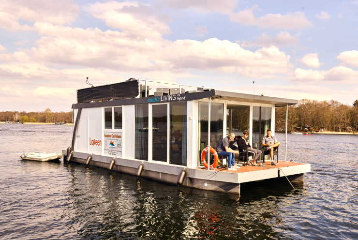 Rent houseboat Loreen for holidays on the Tegeler and the Havel