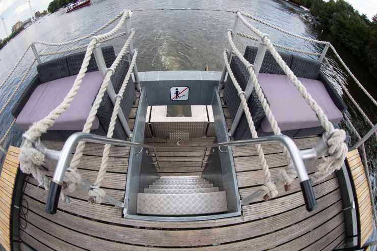 stairs to the upper deck