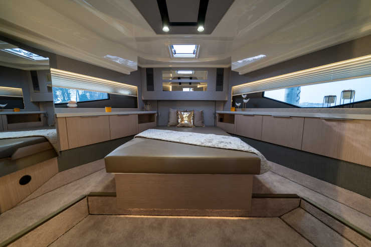 Second bedroom on the Seamaster 45 houseboat