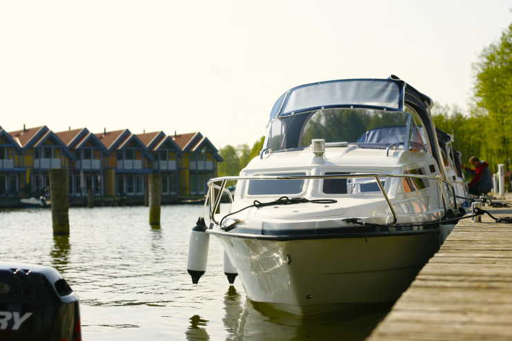 Mietboot Emma am Steg im Heimathafen Berlin Spandau