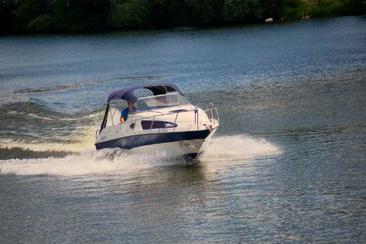 Motorboot für Selbstfahrer