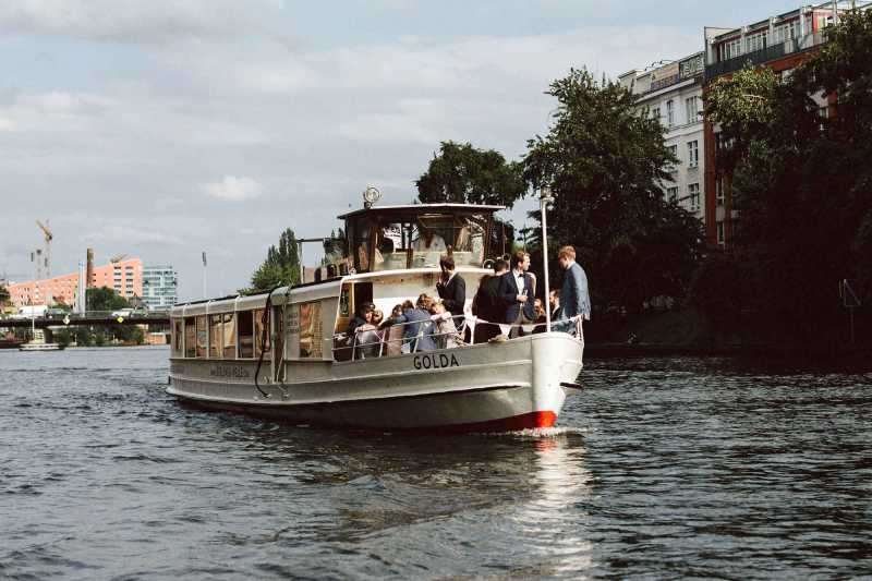 Boat tour with guests through downtown Berlin on the party ship Golda