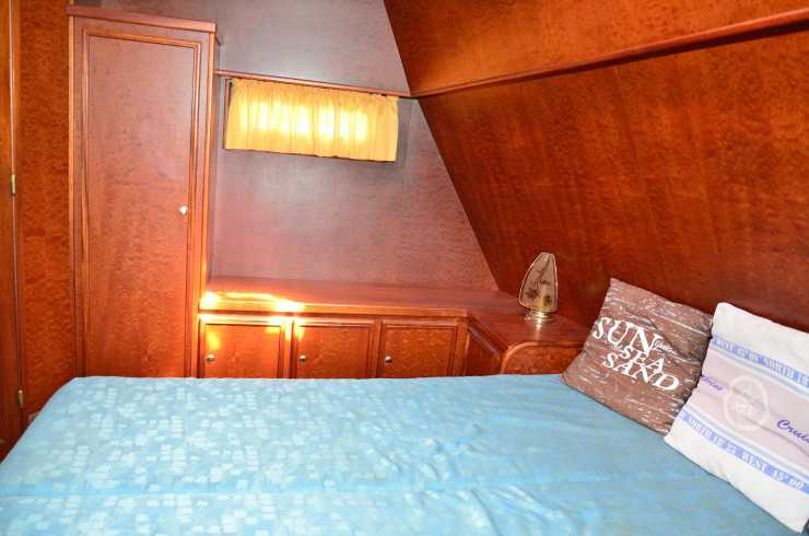 Schlafzimmer auf dem Hausboot Maxima
