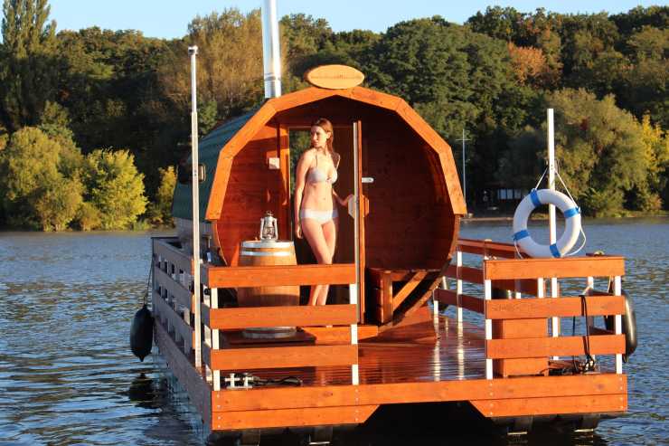 Rent a raft with sauna in Brandenburg