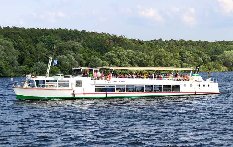 Passagierschiff Havelglück auf einer Bootstour durch Berlin
