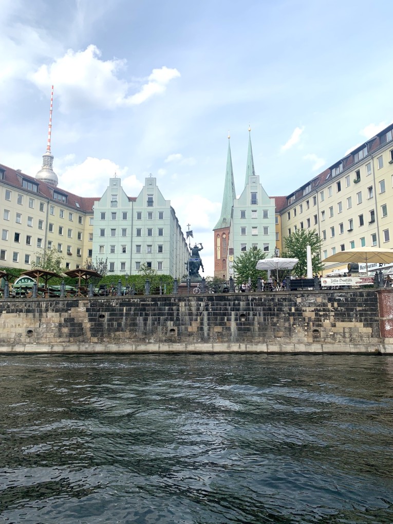 Boat tour through the Nikolaiviertel in Berlin