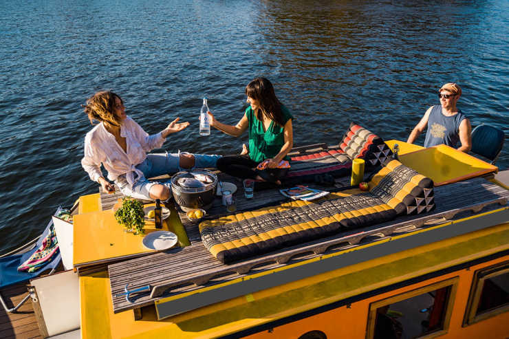 Hausboot und Partyboot mit Sonndeck und Liegeflächen