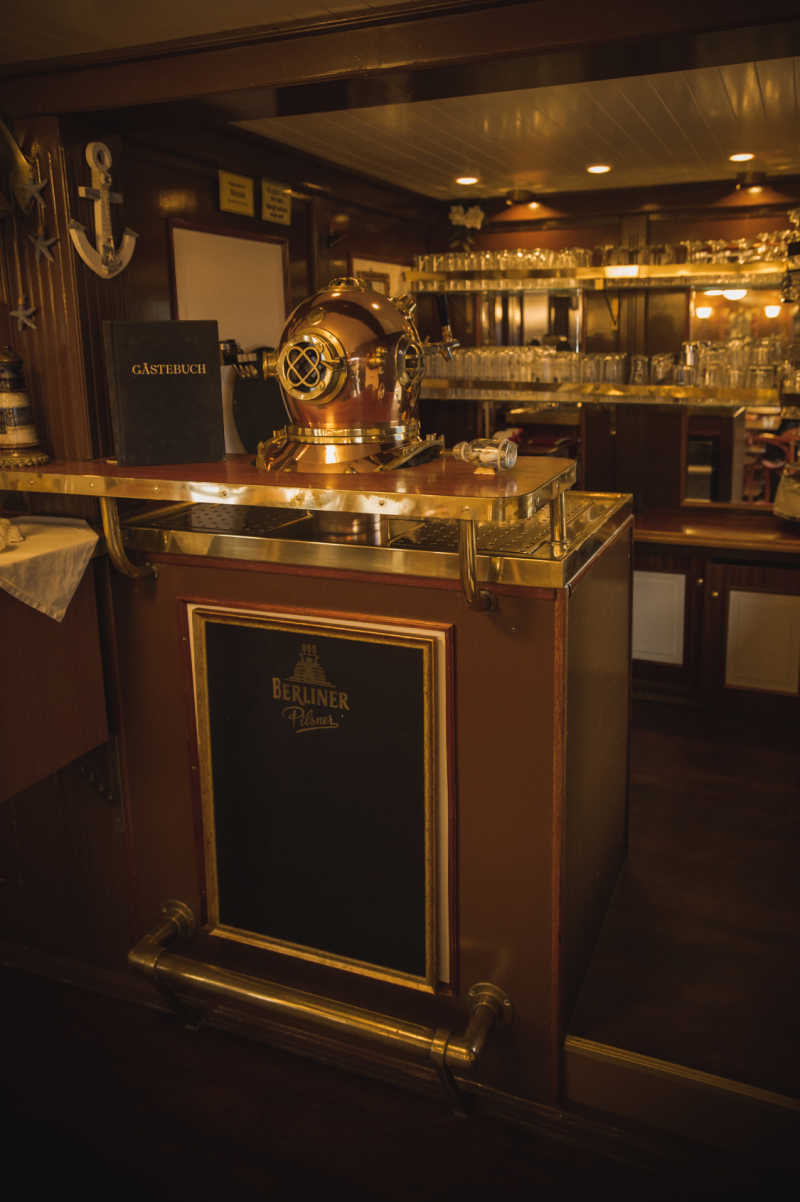 Bordbar made of wood and brass on the steamer Alexander