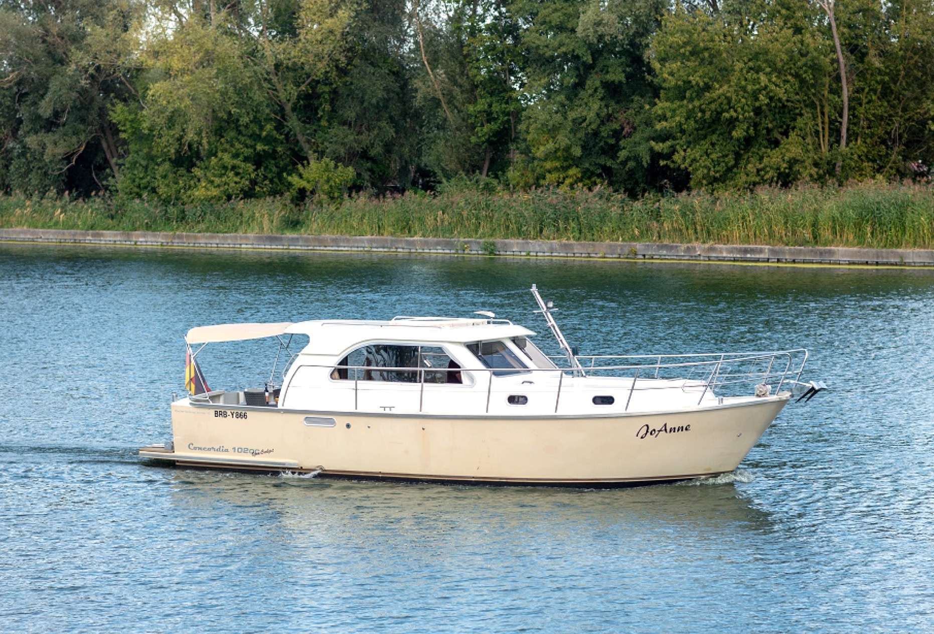 Houseboat rental Berlin boats
