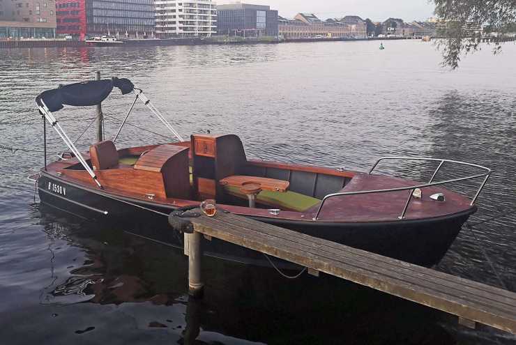 Sail with the motorboat Momme through Berlin and surroundings
