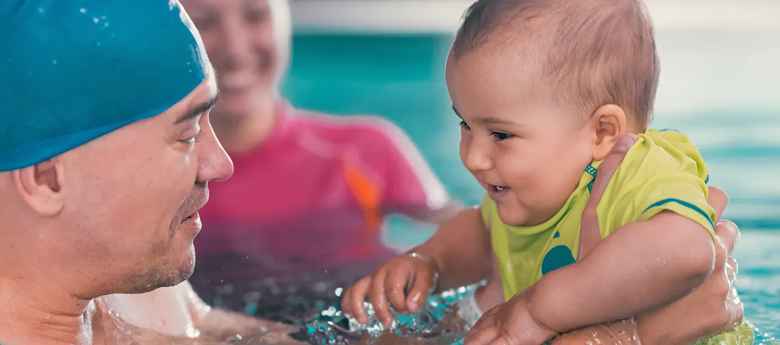 Clases de natación para guaguas