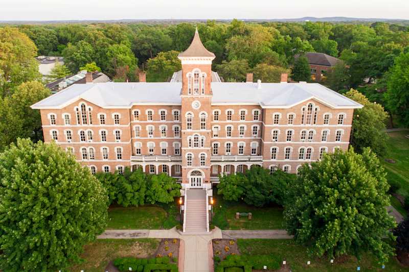 Buildings and Campus Lake Erie College