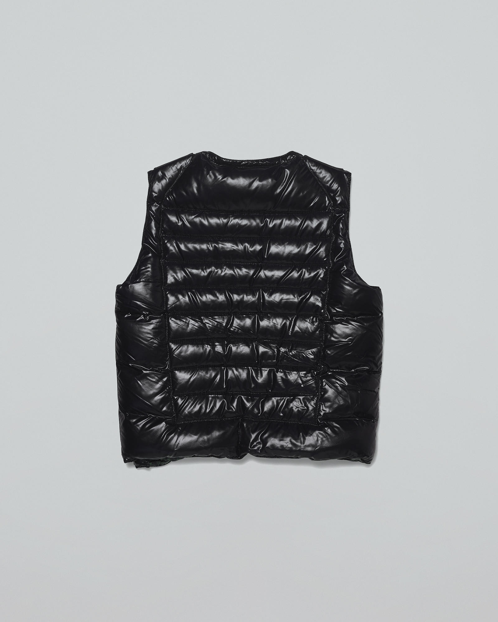 Moncler-Puffer-Vest-with-Tree-Print-Lining-2