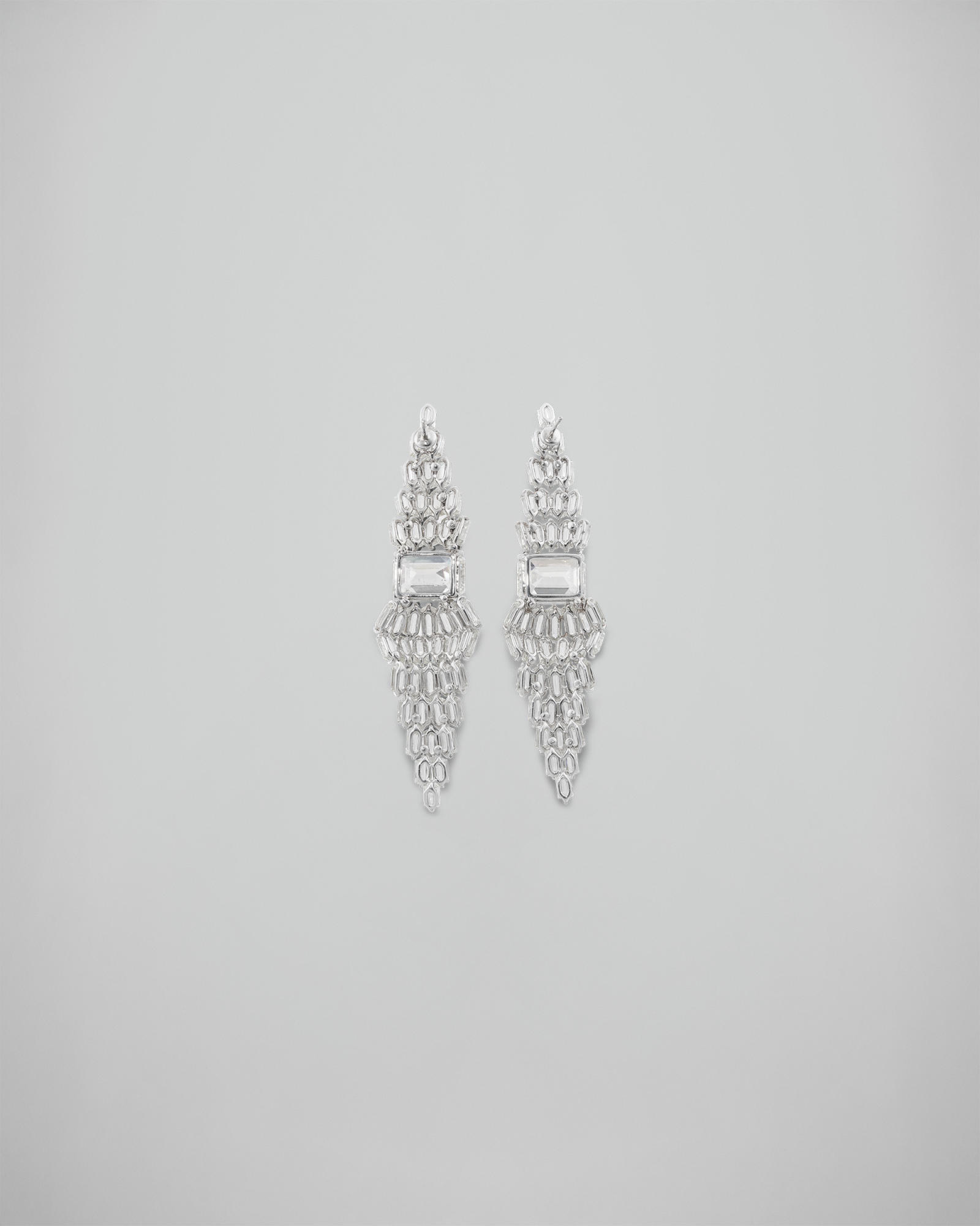 EARRINGS 18K-WHT GLD WHT DIA TIE BACK optimized