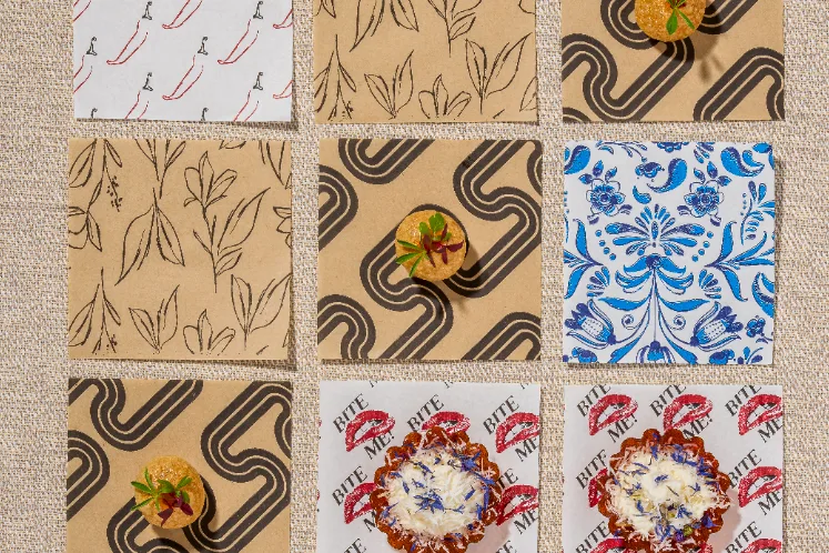 Een aantal soorten vetvrij papier uitgestald