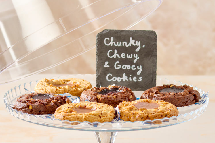 Gespot in de shop american cookies beeld
