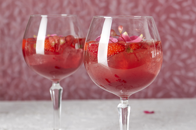 Sfeerbeeld Voorjaar Eetbare bloemen recepttip cocktail met apple blossom