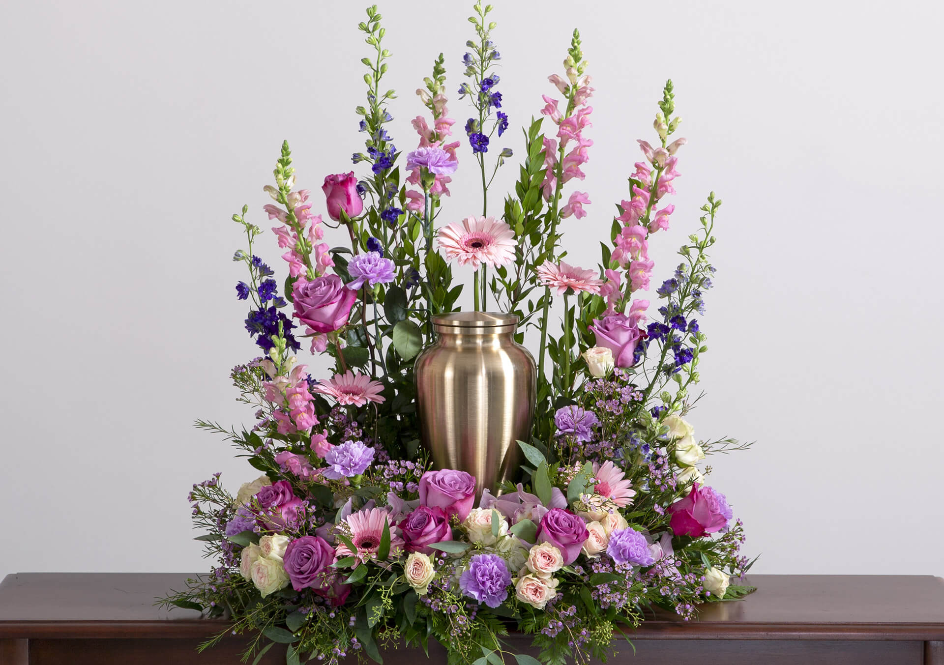 Send Minneapolis Funeral Flowers, Sympathy & Memorial Gifts for