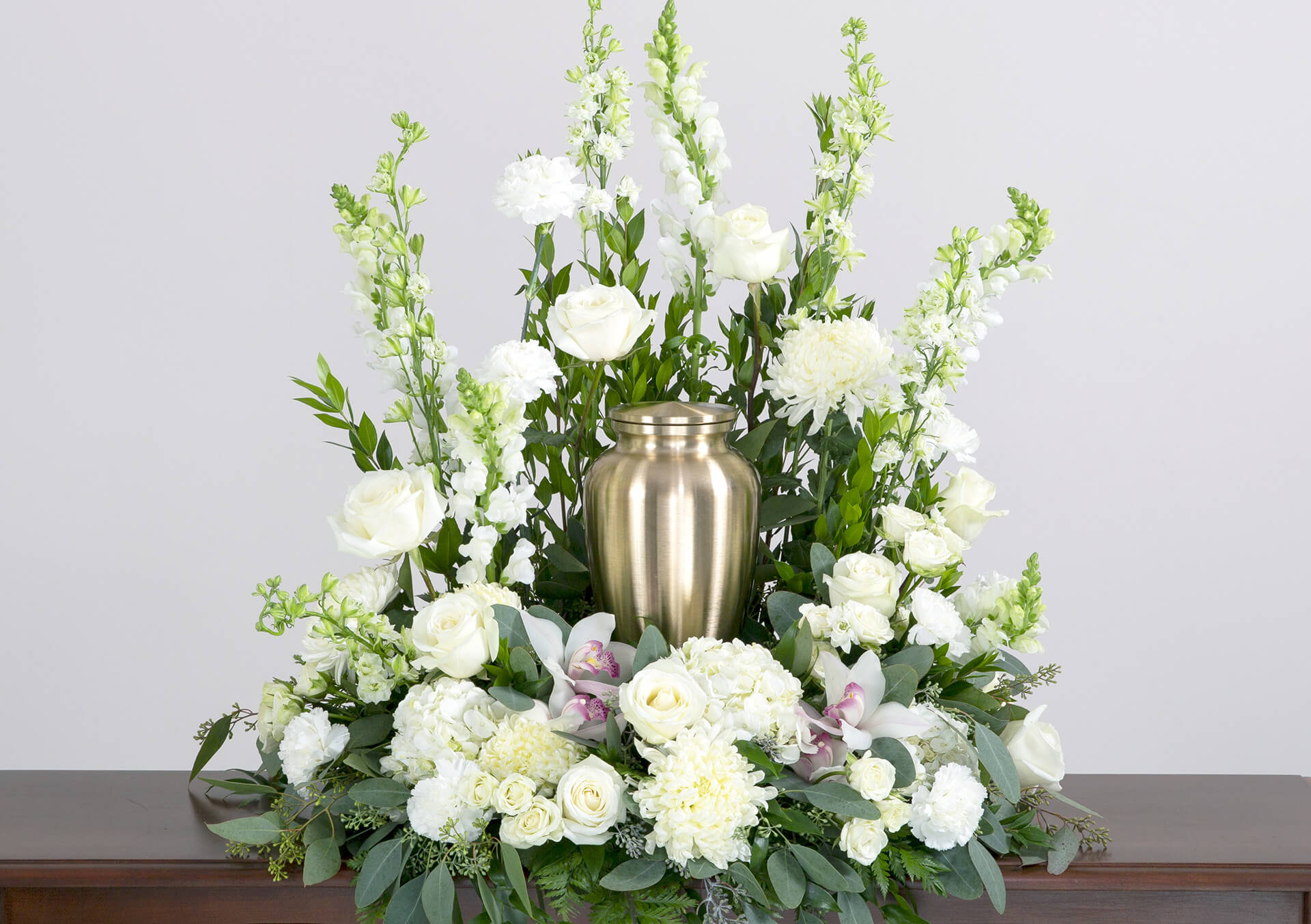 Send Minneapolis Funeral Flowers, Sympathy & Memorial Gifts for