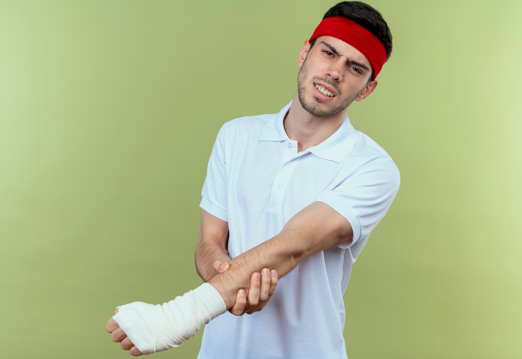 Golfers' elbow: symptoms, treatment, exercises. How do you recognise it?