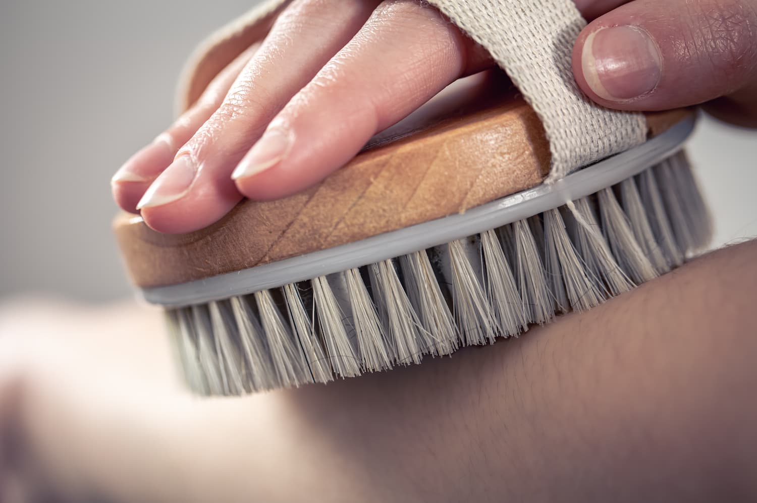 Dry brushing: how to do it to get results