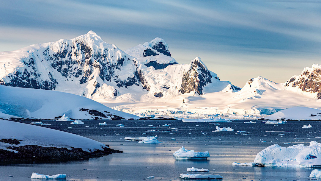 GLAMOUR – The new GG issue is here,Kara Shaffer