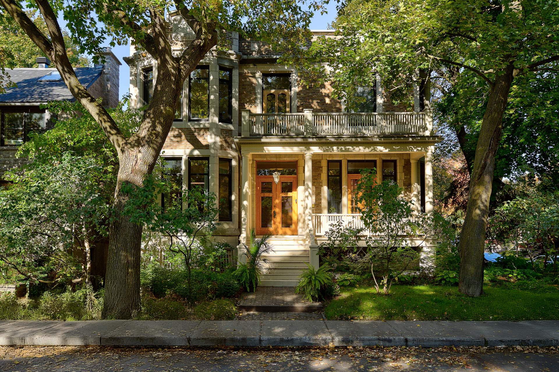 Luxury exterior of home at 1275 Av. St-Viateur, Montreal (Outremont), QC, H2V 1Z2, CA
