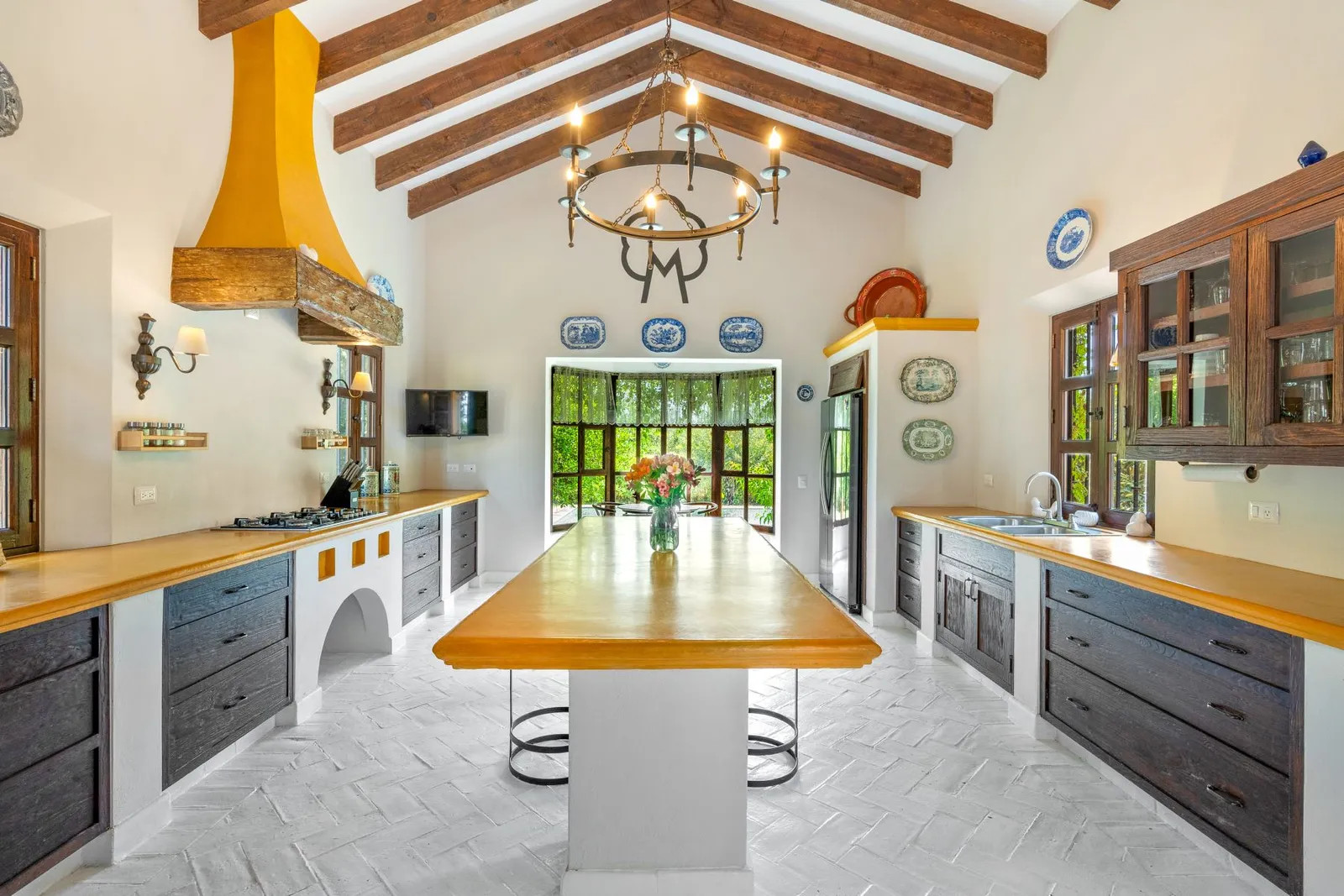 Bright, airy kitchen at Rancho Morera 