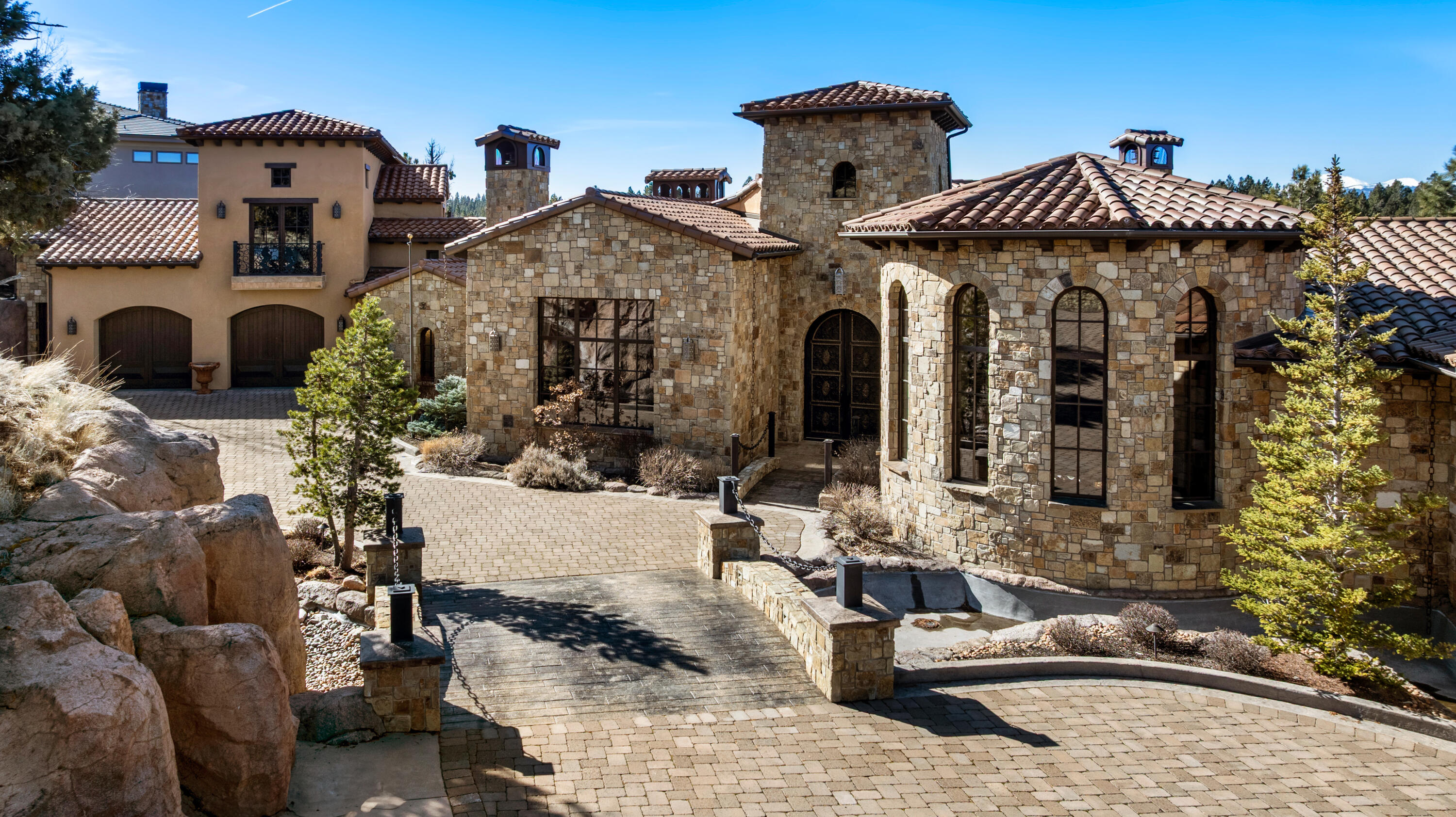 Luxury home at 1746 NW Wild Rye Circle, Bend, OR, 97703, US