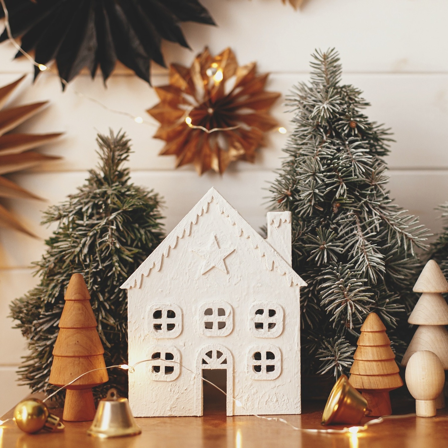 feature image of Stage Your House to Sell During the Holiday Season