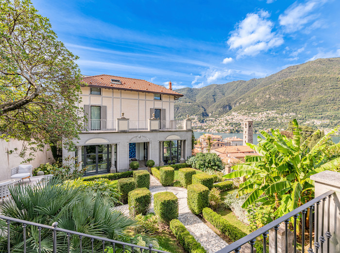 Elegant villa overlooking Lake Como
