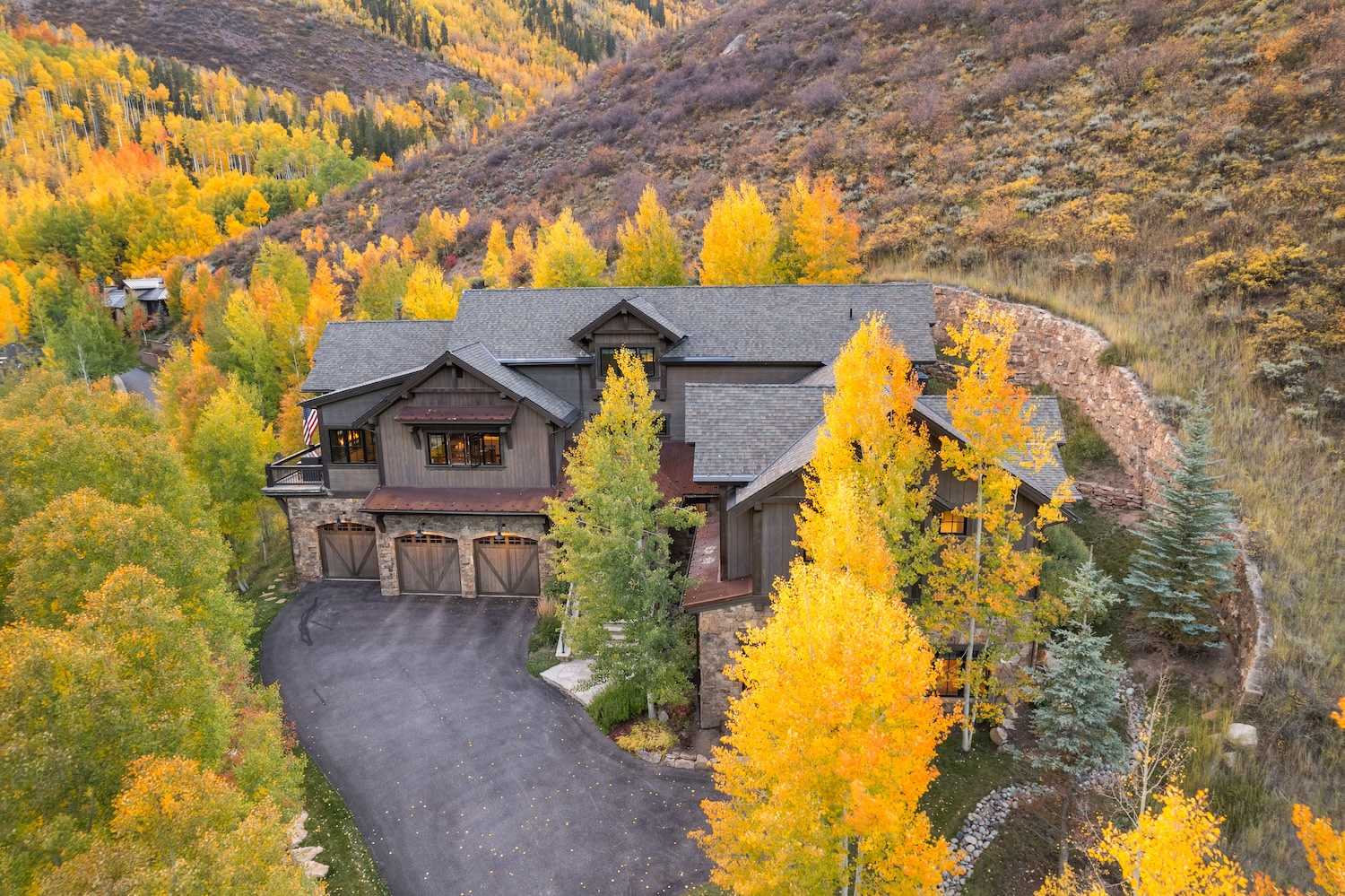 feature image of Why Privacy Has Become Luxury Real Estate's Most Valuable Amenity