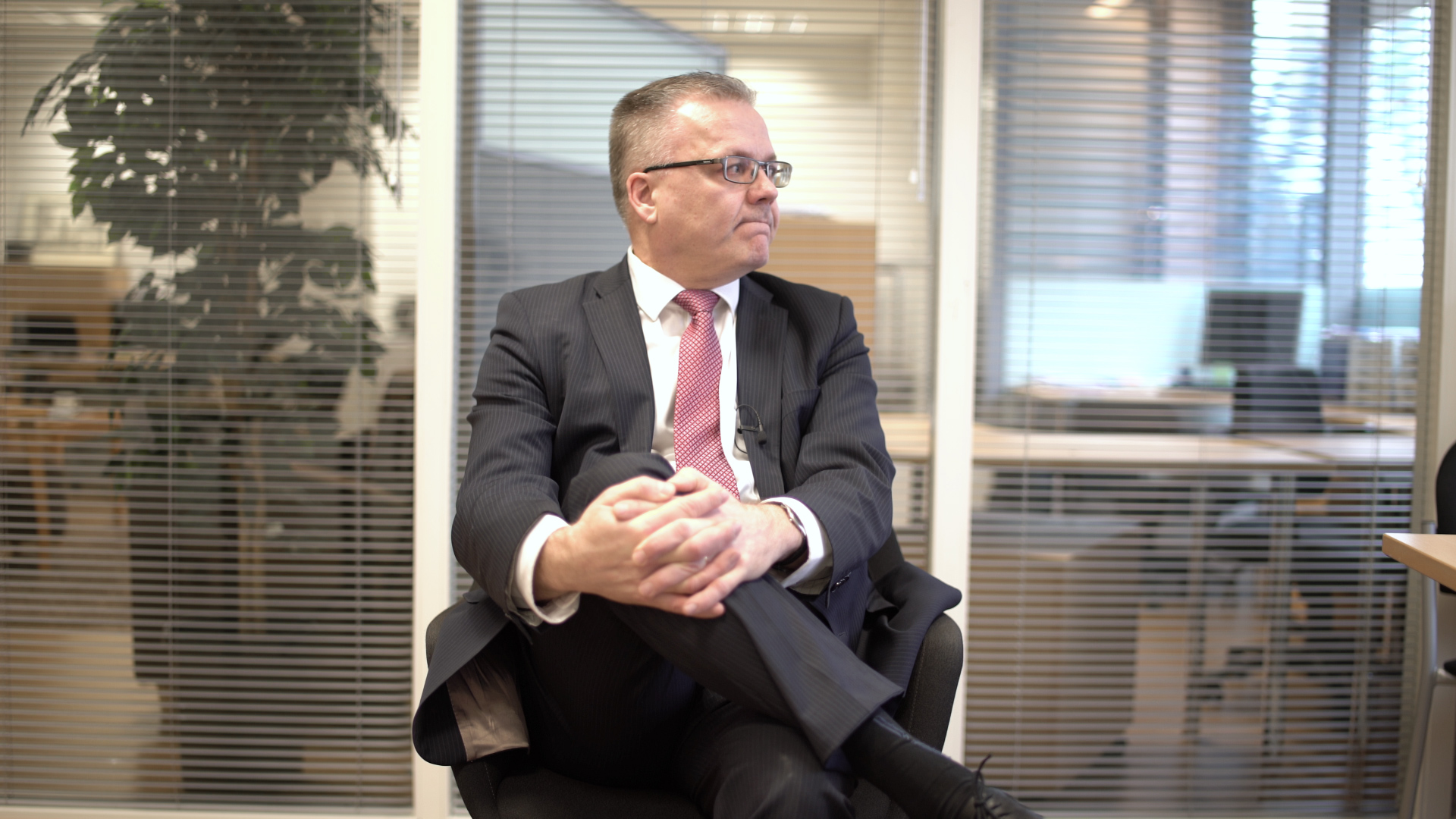 Harri-Edit-6-S.00 00 31 12.Still002