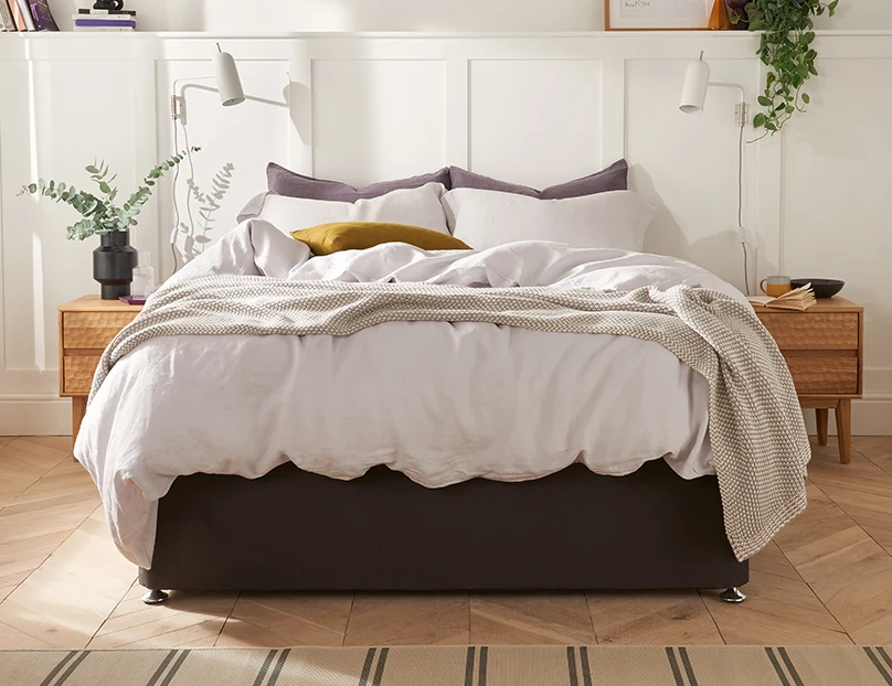 Divan bed with mattress
