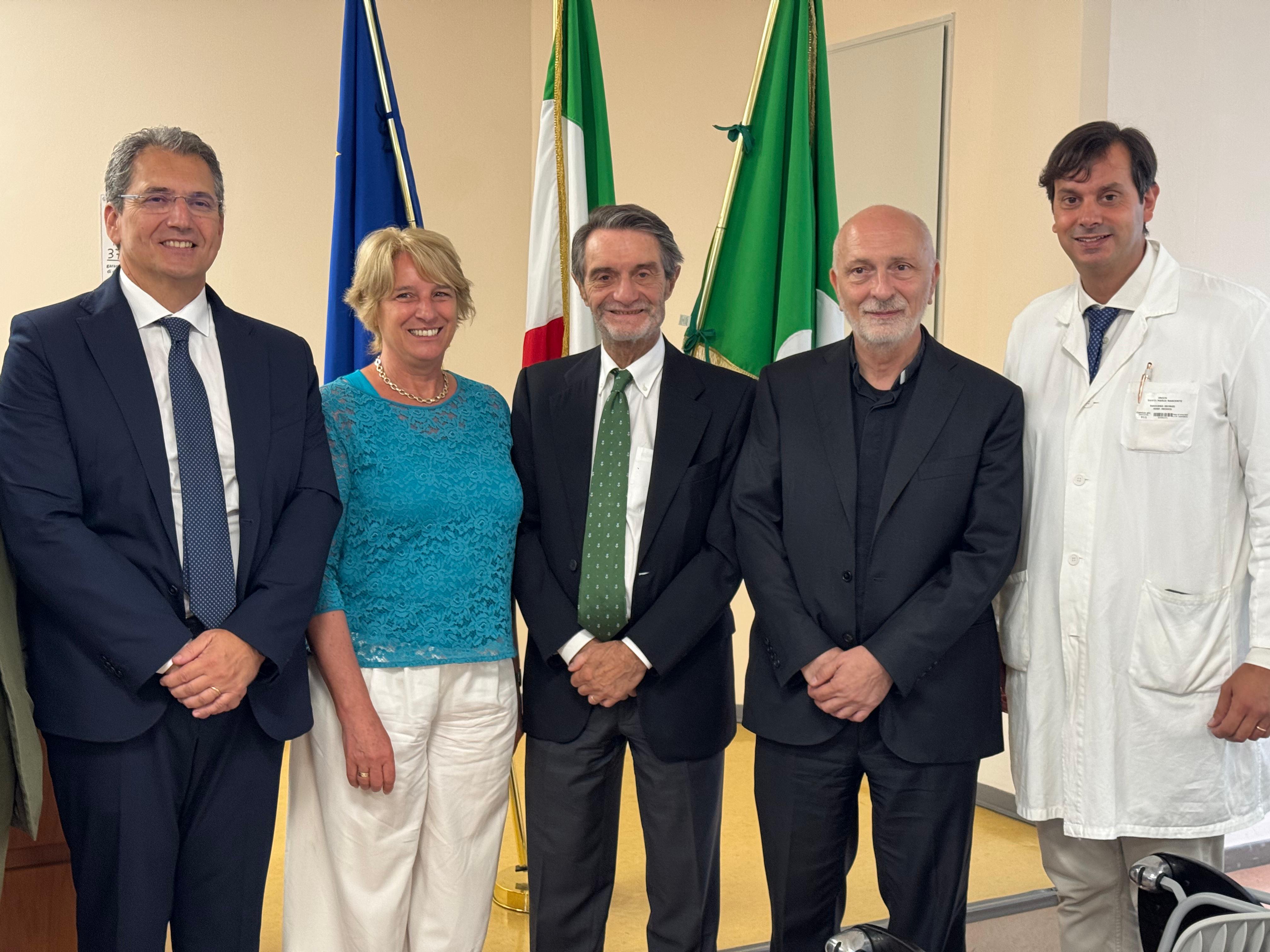 Fontana all'IRCCS Milano 