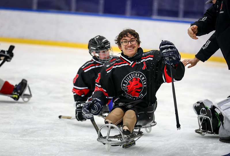 En paraishockeyspelare i FIFH Malmö.